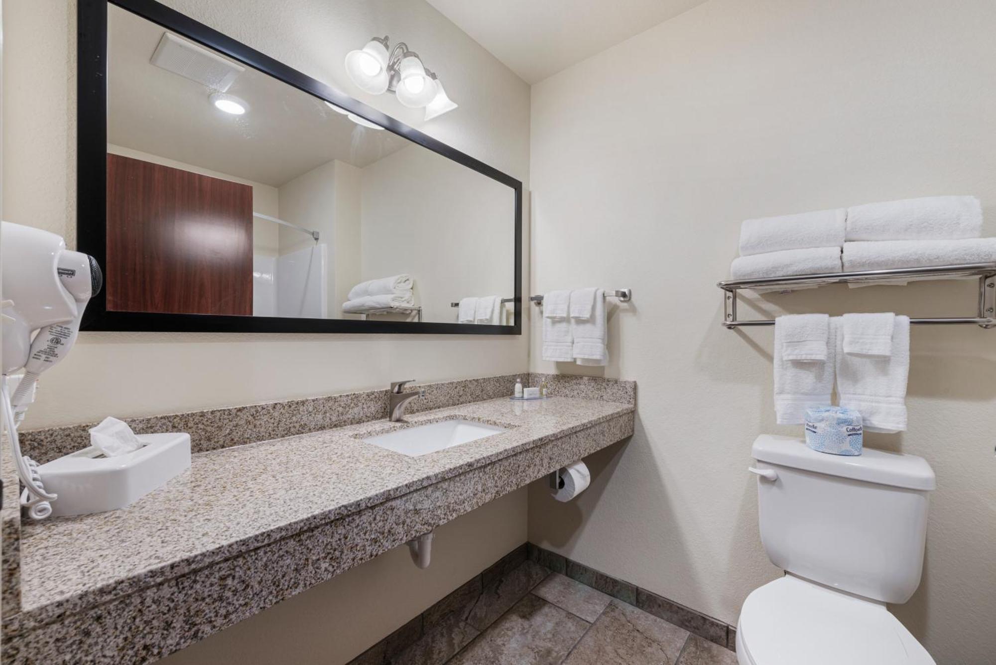 Cobblestone Hotel & Suites - Bellefontaine Dış mekan fotoğraf