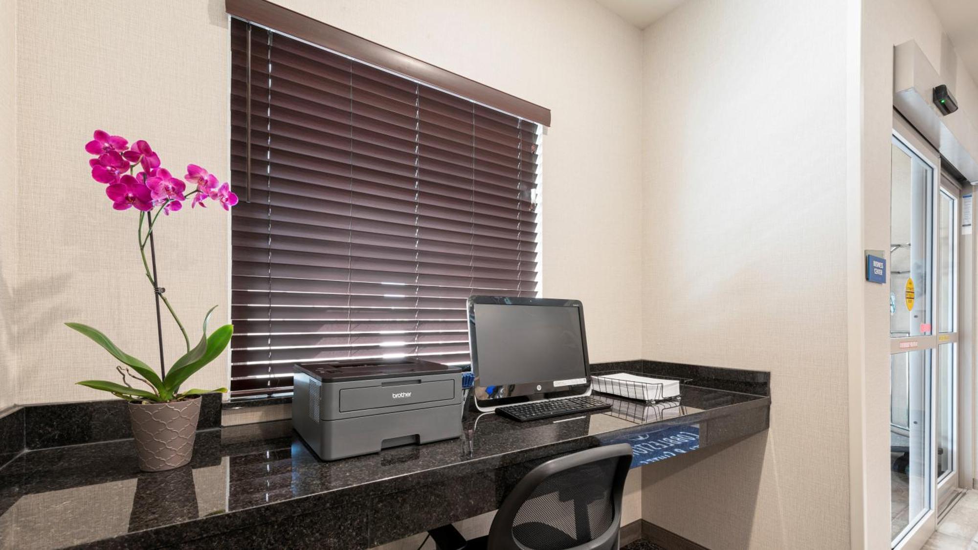 Cobblestone Hotel & Suites - Bellefontaine Dış mekan fotoğraf