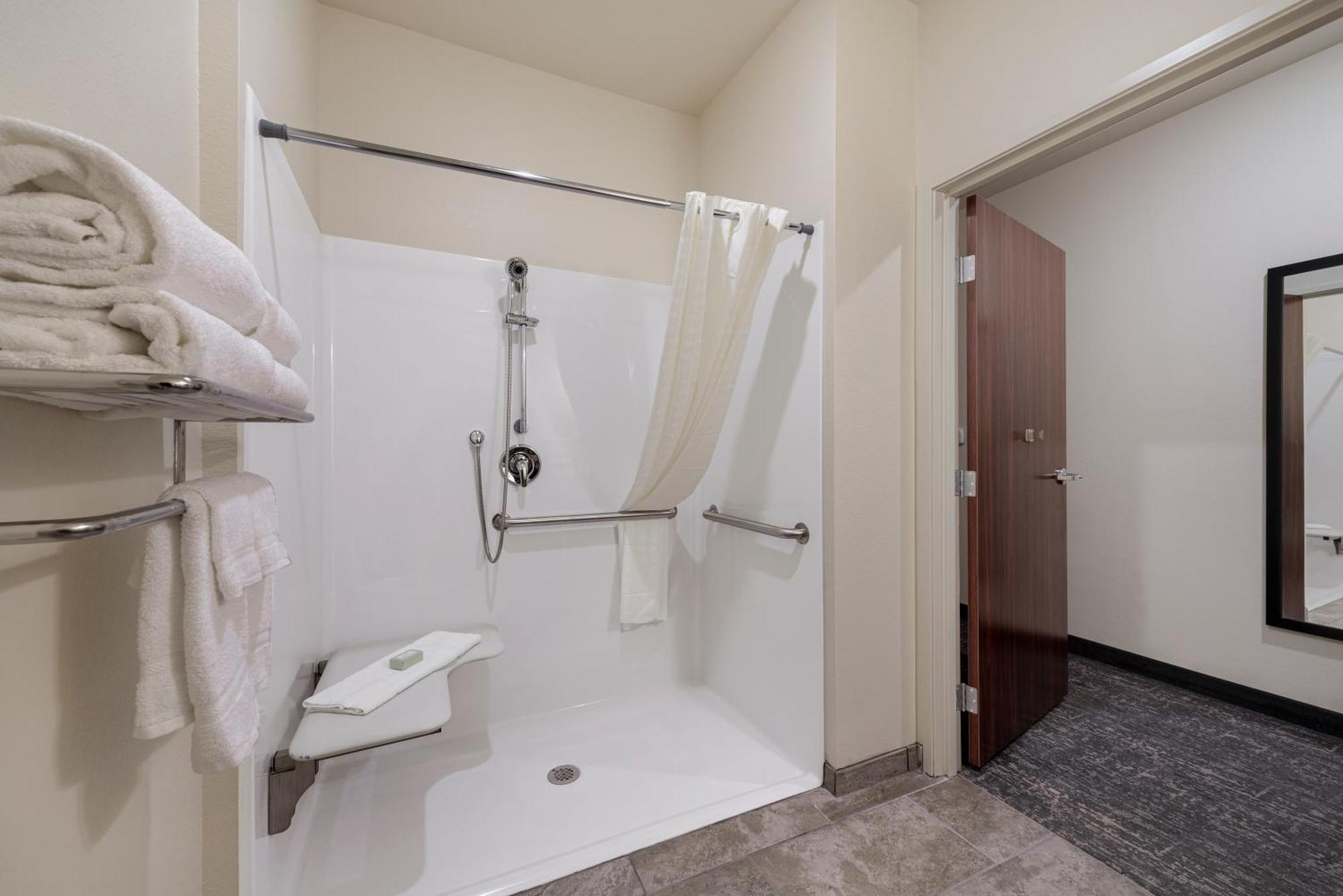 Cobblestone Hotel & Suites - Bellefontaine Dış mekan fotoğraf
